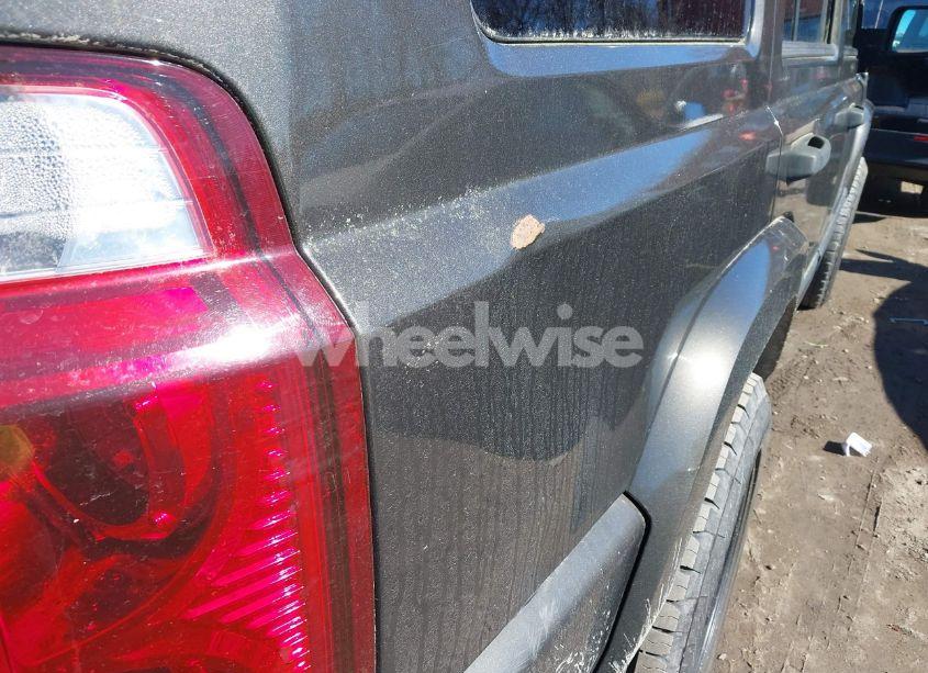 Photo 6 of 2006 Jeep Commander (VIN 1J8HG48KX6C195357)