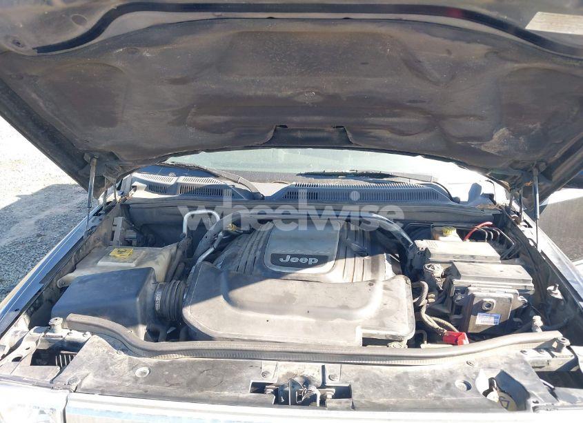 Photo 10 of 2008 Jeep Commander OVERLAND (VIN 1J8HG682X8C140924)