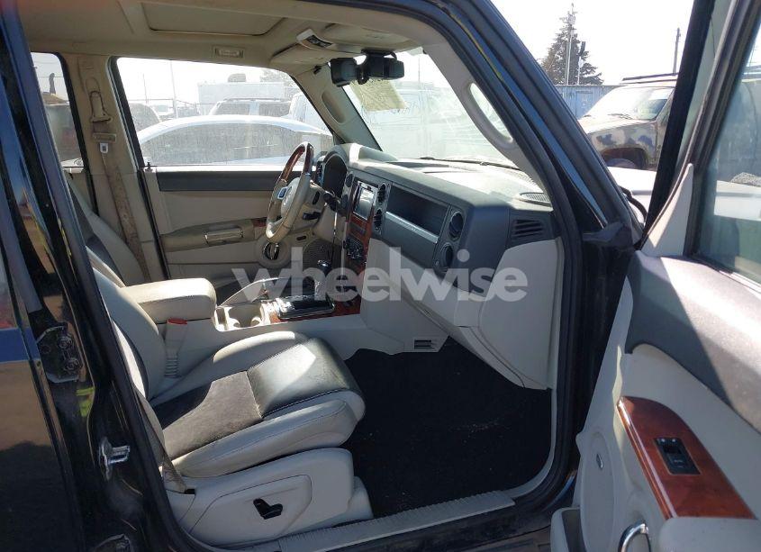 Photo 5 of 2008 Jeep Commander OVERLAND (VIN 1J8HG682X8C140924)