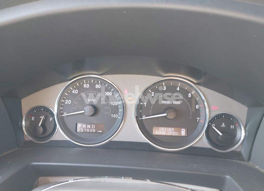 Photo 7 of 2008 Jeep Commander OVERLAND (VIN 1J8HG682X8C140924)