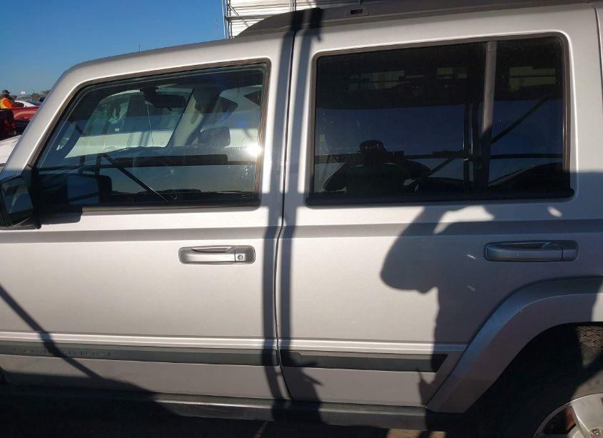 Photo 15 of 2007 Jeep Commander SPORT (VIN 1J8HH48K27C670112)