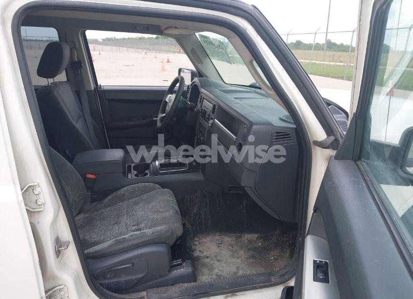 Photo 5 of 2008 Jeep Commander SPORT (VIN 1J8HH48KX8C115328)