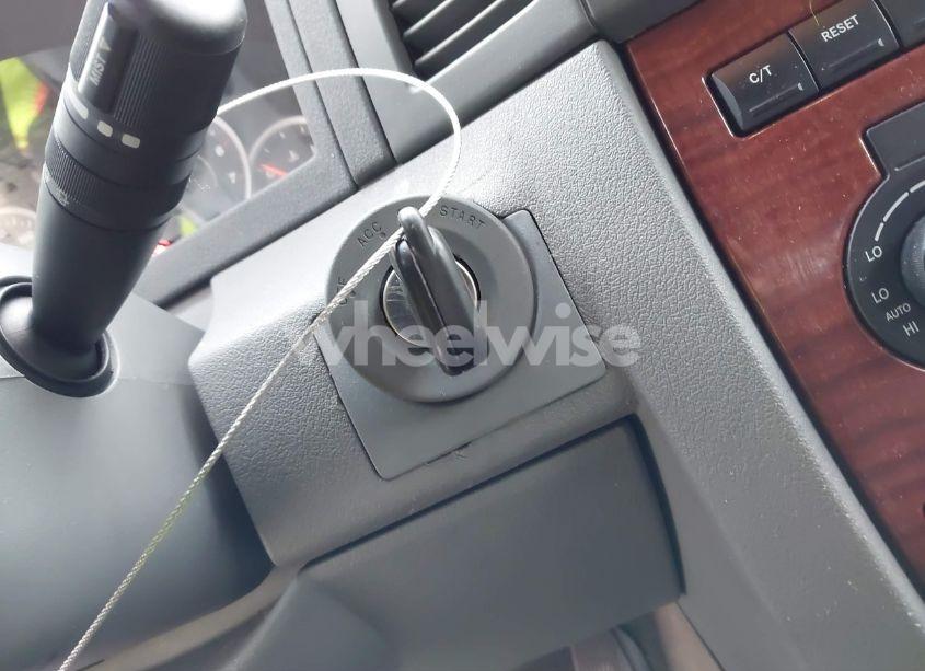 Photo 11 of 2005 Jeep Grand CHEROKEE LIMITED (VIN 1J8HR582X5C567617)