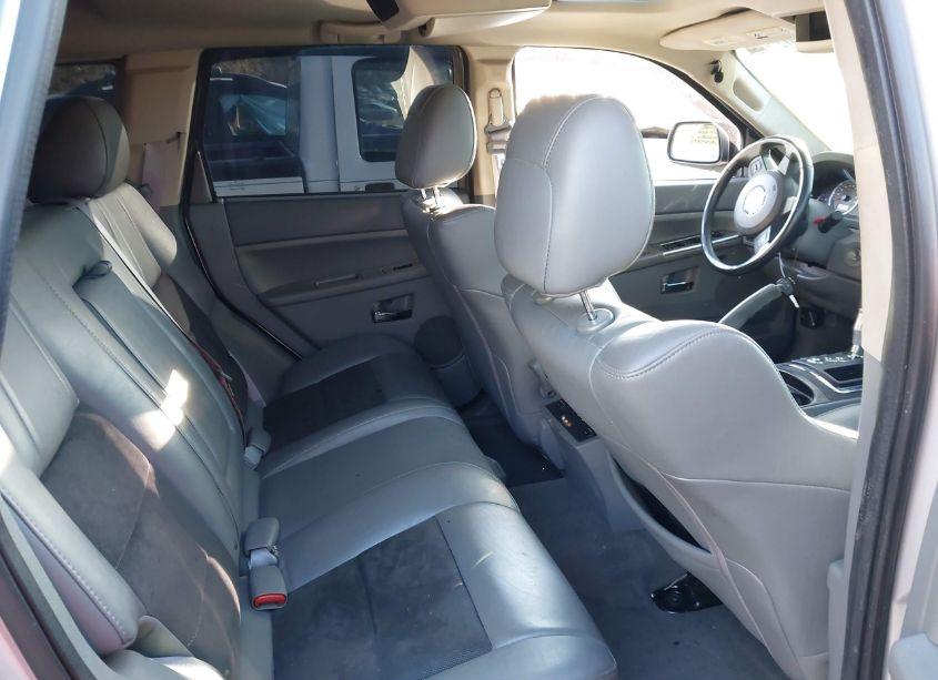 Photo 8 of 2007 Jeep Grand CHEROKEE SRT8 (VIN 1J8HR78367C659377)