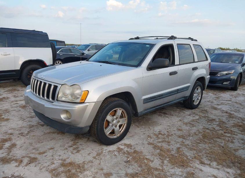 Photo 2 of 2005 Jeep Grand CHEROKEE LAREDO (VIN 1J8HS48N25C563232)