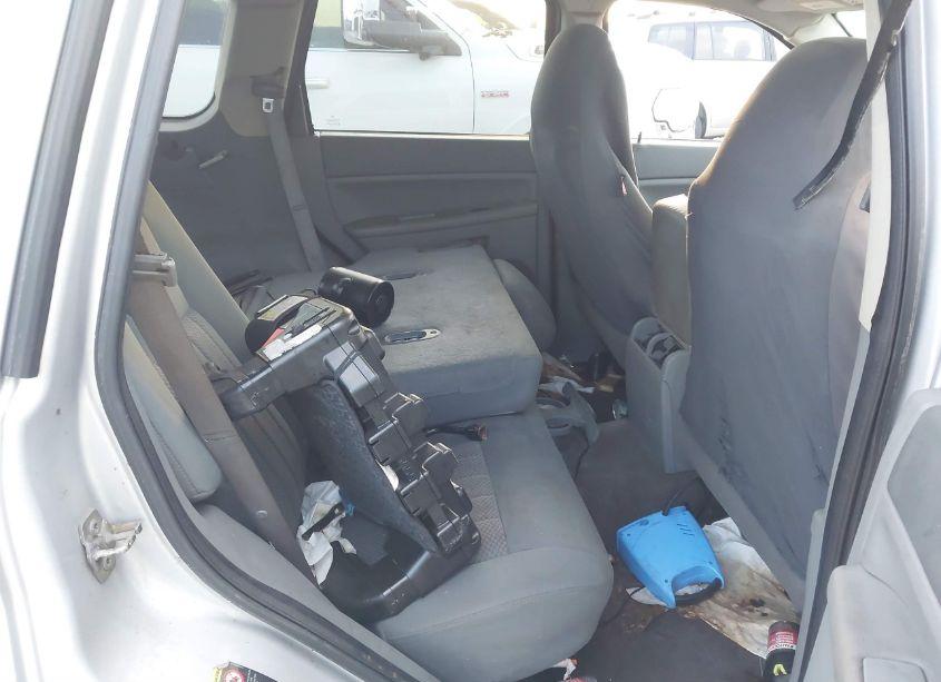 Photo 8 of 2005 Jeep Grand CHEROKEE LAREDO (VIN 1J8HS48N25C563232)