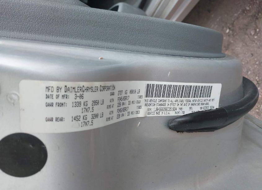 Photo 9 of 2006 Jeep Grand CHEROKEE OVERLAND (VIN 1J8HS68286C251824)