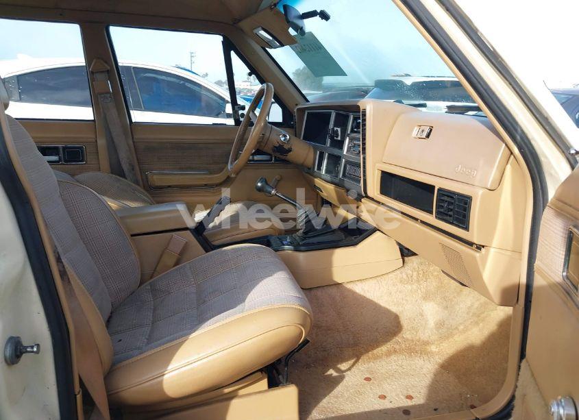 Photo 5 of 1987 Jeep Cherokee LAREDO (VIN 1JCML7849HT067780)