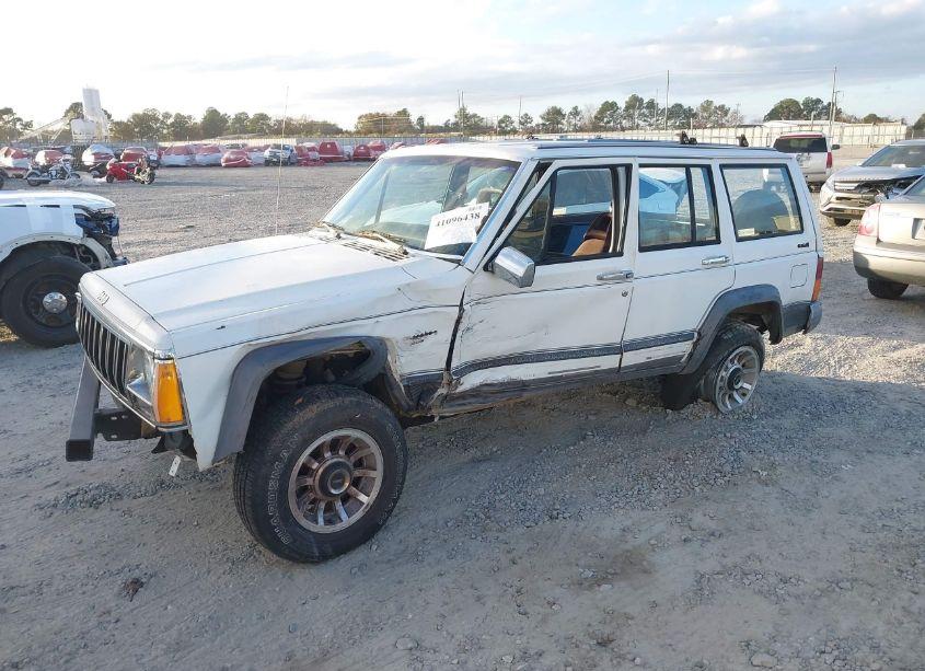 Photo 2 of 1988 Jeep Cherokee LAREDO (VIN 1JCMR7844JT143958)
