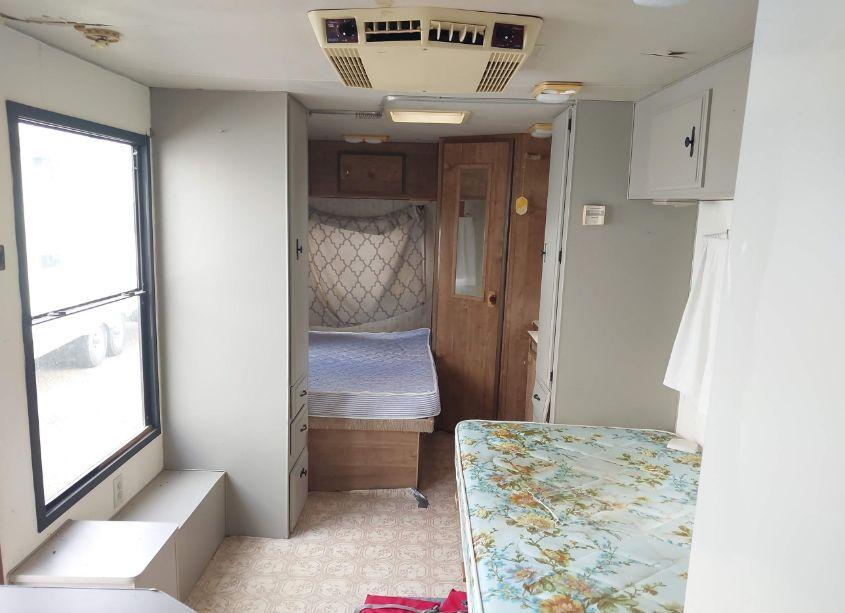 Photo 8 of 1988 Komfort 25' (VIN 1K72KTL29J1003577)