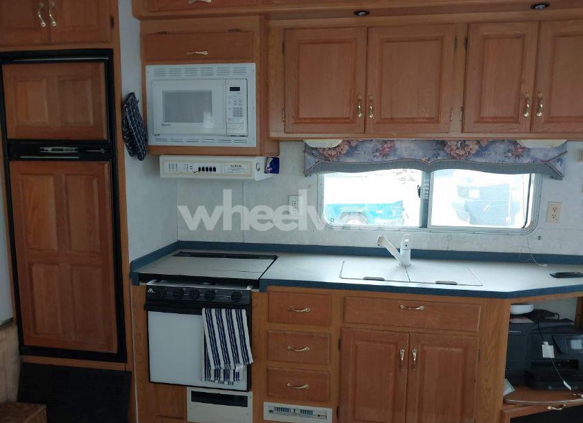 Photo 12 of 2001 Holiday Rambler PRESIDENTIAL TRAVEL TRAILER (VIN 1KB311J241E120815)