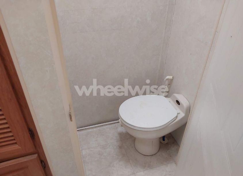 Photo 18 of 2001 Holiday Rambler PRESIDENTIAL TRAVEL TRAILER (VIN 1KB311J241E120815)