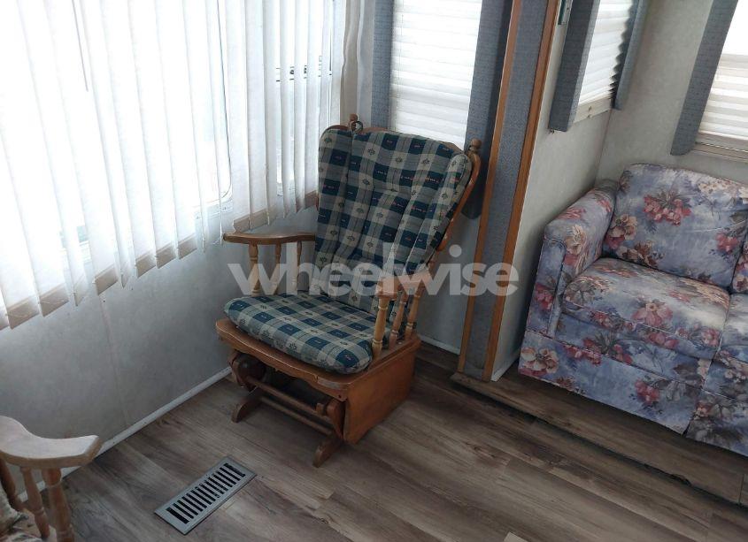 Photo 5 of 2001 Holiday Rambler PRESIDENTIAL TRAVEL TRAILER (VIN 1KB311J241E120815)