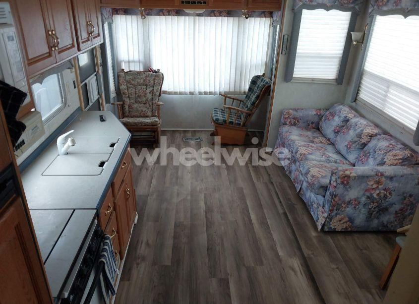 Photo 7 of 2001 Holiday Rambler PRESIDENTIAL TRAVEL TRAILER (VIN 1KB311J241E120815)