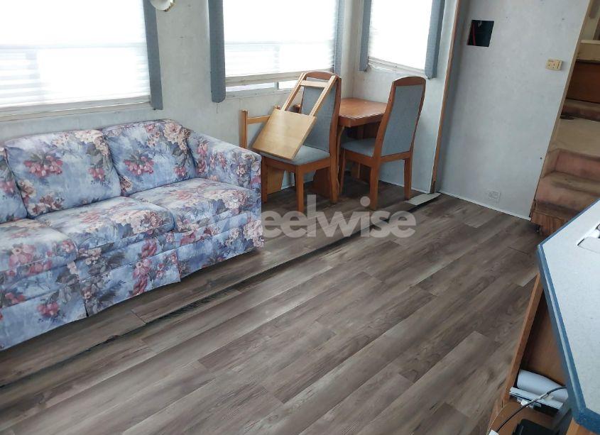 Photo 8 of 2001 Holiday Rambler PRESIDENTIAL TRAVEL TRAILER (VIN 1KB311J241E120815)