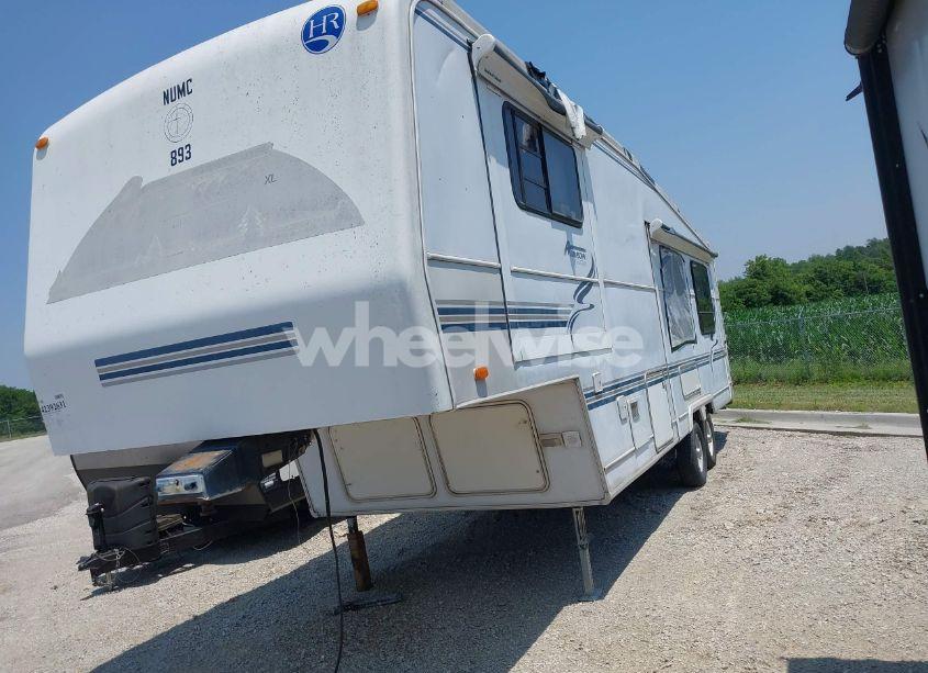 Photo 2 of 1999 Holiday Rambler ALUMASCAPE 5TH WHEEL TRAVEL TRAILER (VIN 1KB331H20XE105768)