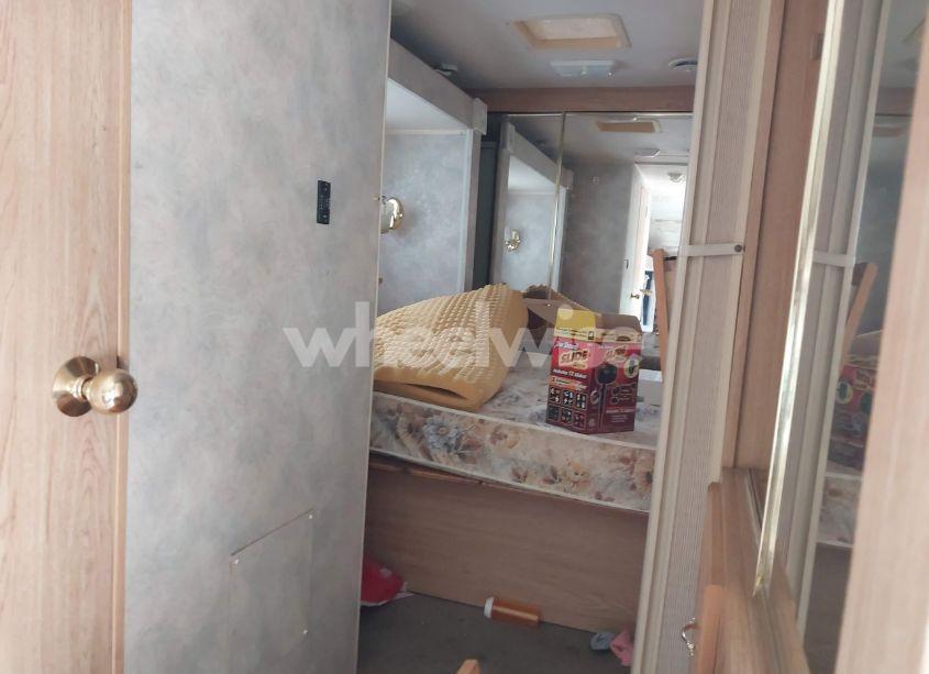 Photo 8 of 1999 Holiday Rambler ALUMASCAPE 5TH WHEEL TRAVEL TRAILER (VIN 1KB331H20XE105768)