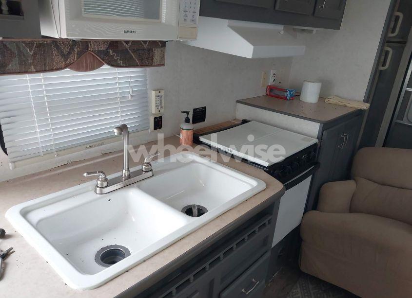 Photo 15 of 2000 Holiday Rambler TOY HAULER (VIN 1KT351F20Y2392217)