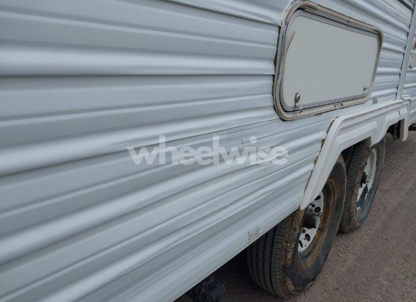 Photo 6 of 2000 Holiday Rambler TOY HAULER (VIN 1KT351F20Y2392217)