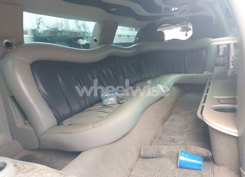 Photo 12 of 2004 Lincoln Town CAR EXECUTIVE (VIN 1L1FM81W74Y622728)