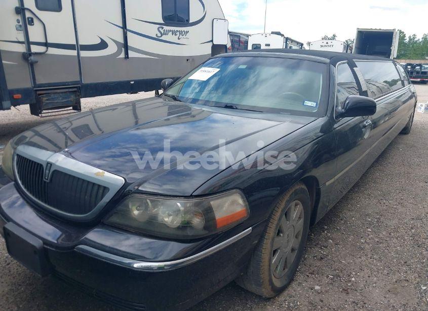 Photo 6 of 2004 Lincoln Town CAR EXECUTIVE (VIN 1L1FM81W74Y622728)