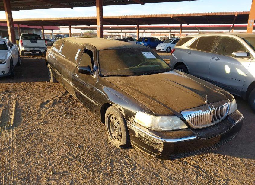 2007 Lincoln Town CAR EXECUTIVE (VIN 1L1FM88W07Y630471) main photo