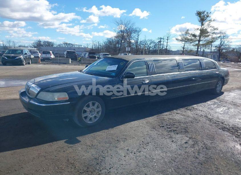 Photo 2 of 2007 Lincoln Town CAR EXECUTIVE (VIN 1L1FM88W37Y636698)