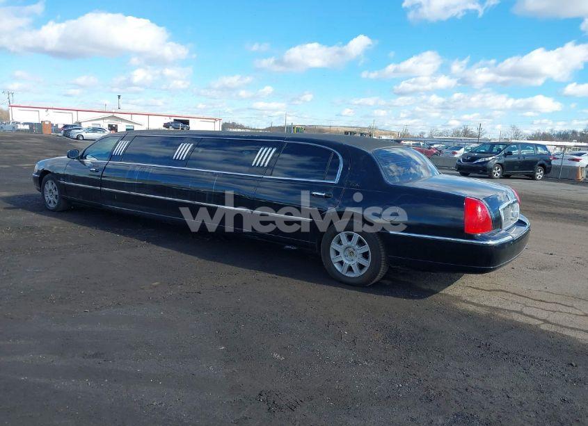 Photo 3 of 2007 Lincoln Town CAR EXECUTIVE (VIN 1L1FM88W37Y636698)