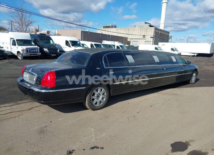 Photo 4 of 2007 Lincoln Town CAR EXECUTIVE (VIN 1L1FM88W37Y636698)