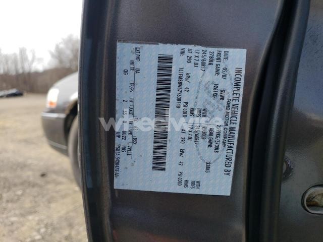 2007 LINCOLN TOWN CAR EXECUTIVE (VIN 1L1FM88W67Y638140) main photo