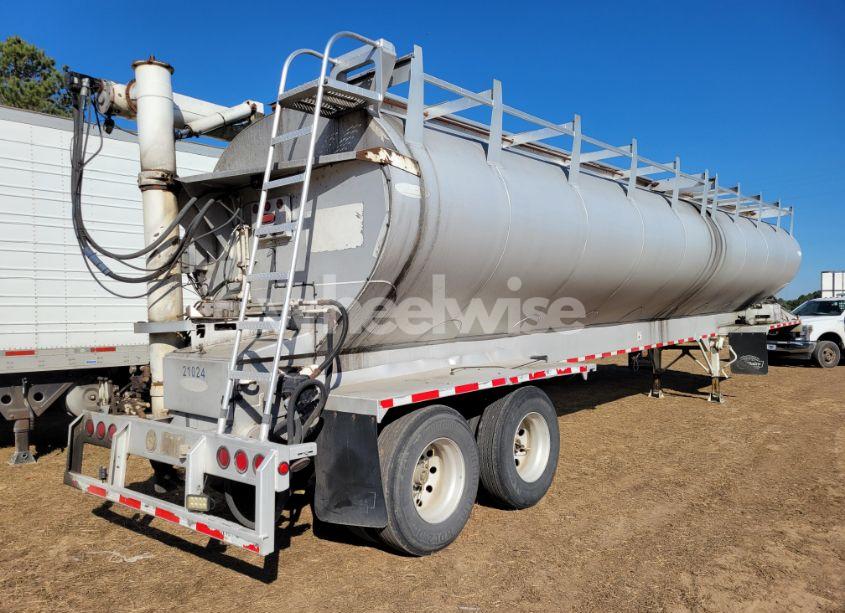 Photo 3 of 2010 Ledwell Feed TRAILER (VIN 1L9AC32C9AL033027)