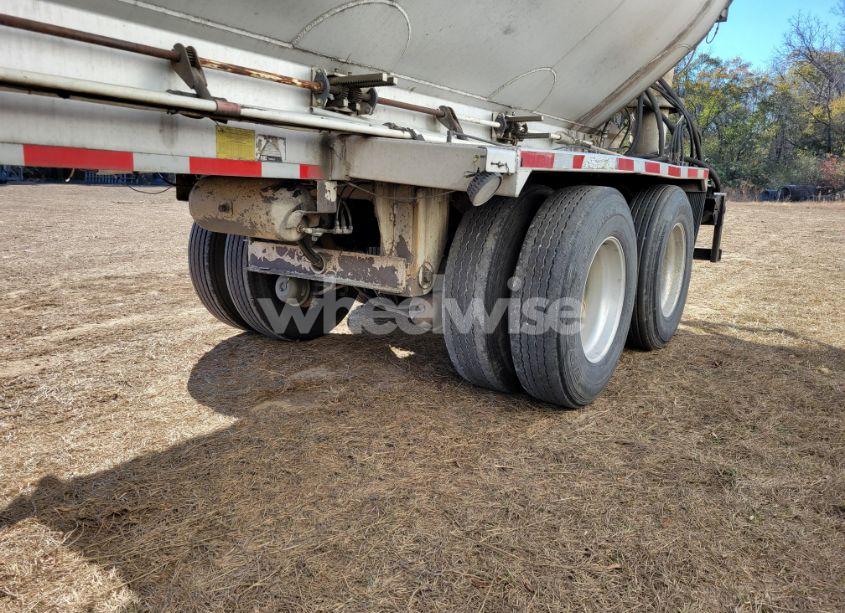 Photo 8 of 2010 Ledwell Feed TRAILER (VIN 1L9AC32C9AL033027)