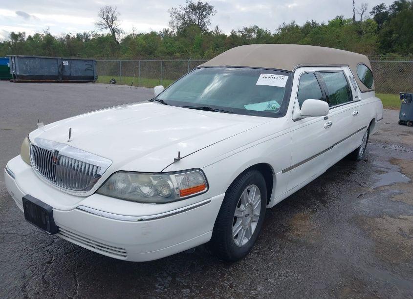 Photo 2 of 2007 Lincoln Town CAR EXECUTIVE (VIN 1LJFM88W17Y626199)