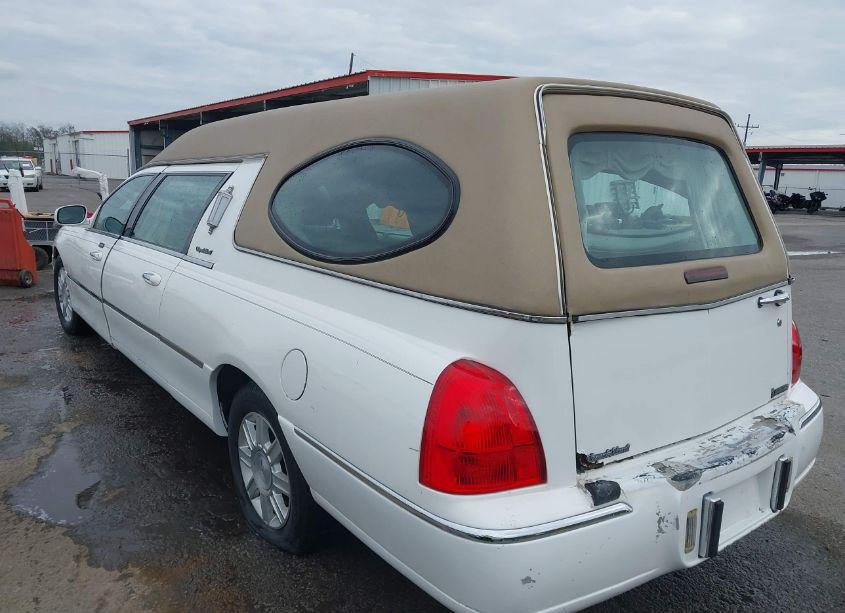 Photo 3 of 2007 Lincoln Town CAR EXECUTIVE (VIN 1LJFM88W17Y626199)