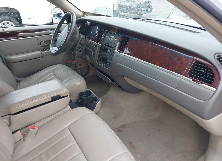 Photo 5 of 2007 Lincoln Town CAR EXECUTIVE (VIN 1LJFM88W17Y626199)