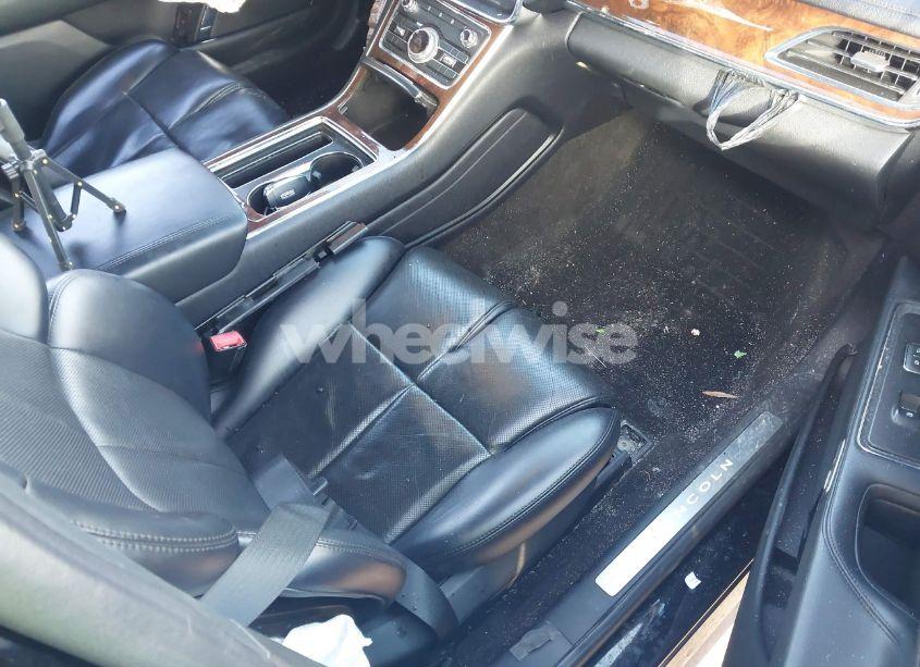 Photo 5 of 2019 Lincoln Continental LIVERY (VIN 1LN6L9HK8K5600651)