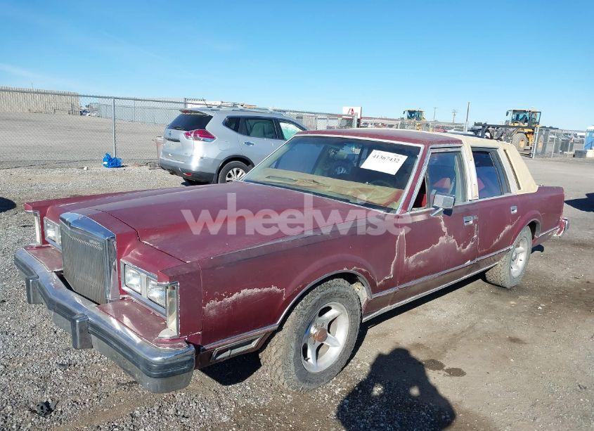 Photo 2 of 1984 Lincoln Town CAR (VIN 1LNBP96FXEY671362)