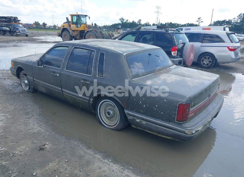 Photo 3 of 1991 Lincoln Town CAR EXECUTIVE (VIN 1LNCM81W9MY732357)