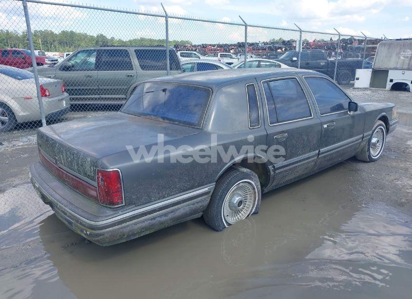 Photo 4 of 1991 Lincoln Town CAR EXECUTIVE (VIN 1LNCM81W9MY732357)