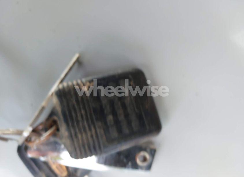 Photo 11 of 1998 Lincoln Town CAR EXECUTIVE (VIN 1LNFM81W5WY685599)