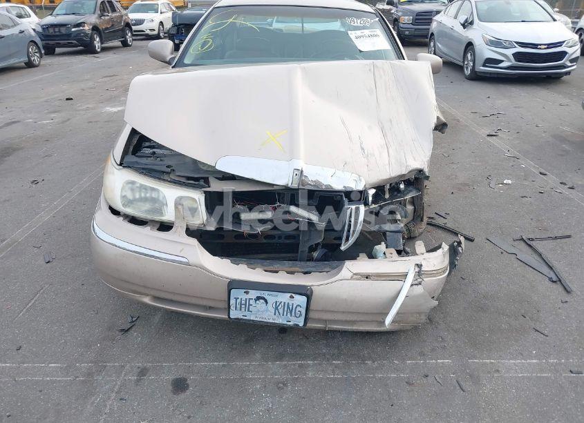 Photo 6 of 1998 Lincoln Town CAR SIGNATURE (VIN 1LNFM82W0WY702078)