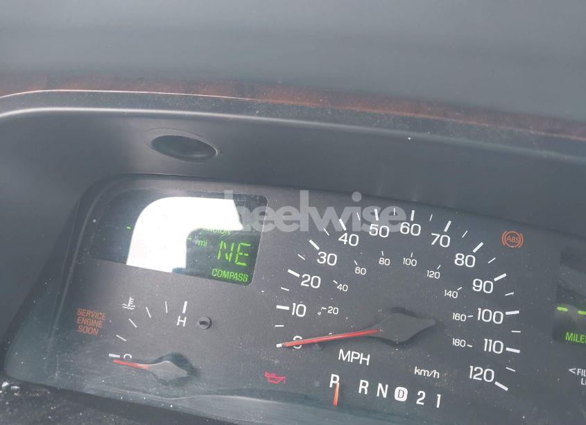 Photo 7 of 1999 Lincoln Town CAR SIGNATURE (VIN 1LNFM82W8XY600612)