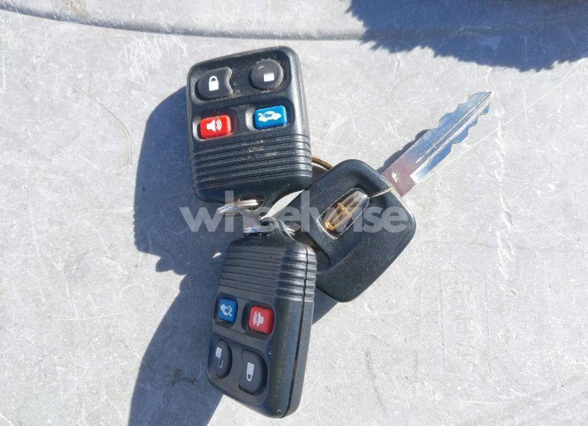 Photo 11 of 1998 Lincoln Town CAR CARTIER (VIN 1LNFM83WXWY668410)