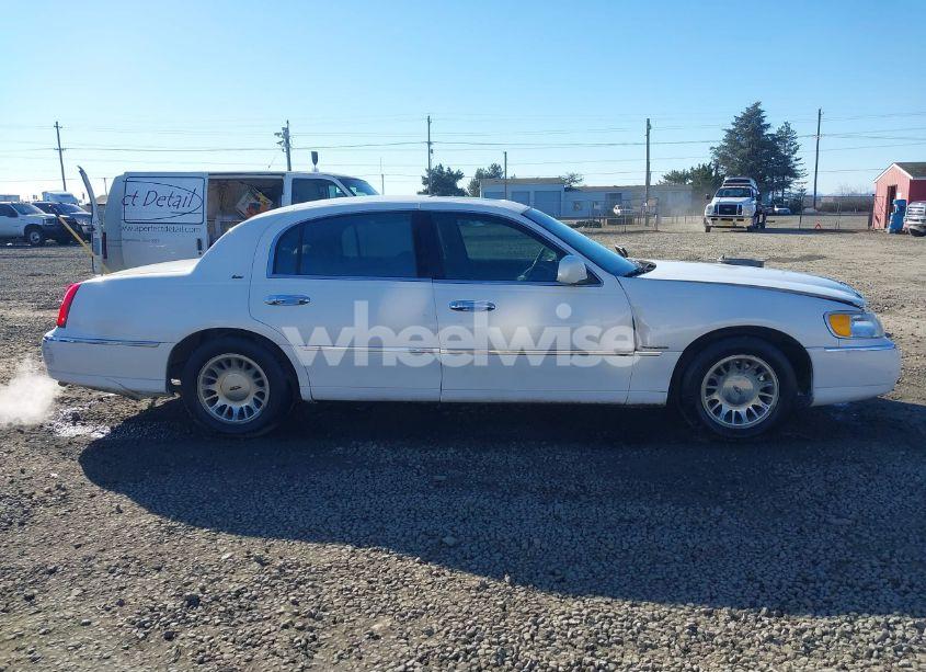 Photo 14 of 1998 Lincoln Town CAR CARTIER (VIN 1LNFM83WXWY668410)