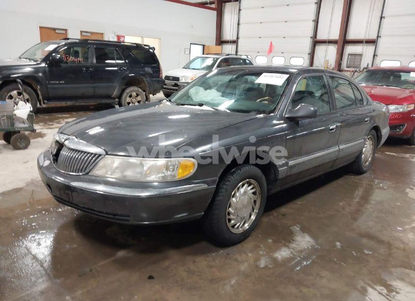 Photo 2 of 1998 Lincoln Continental (VIN 1LNFM97V0WY664194)