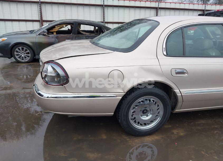 Photo 19 of 1998 Lincoln Continental (VIN 1LNFM97V1WY680341)