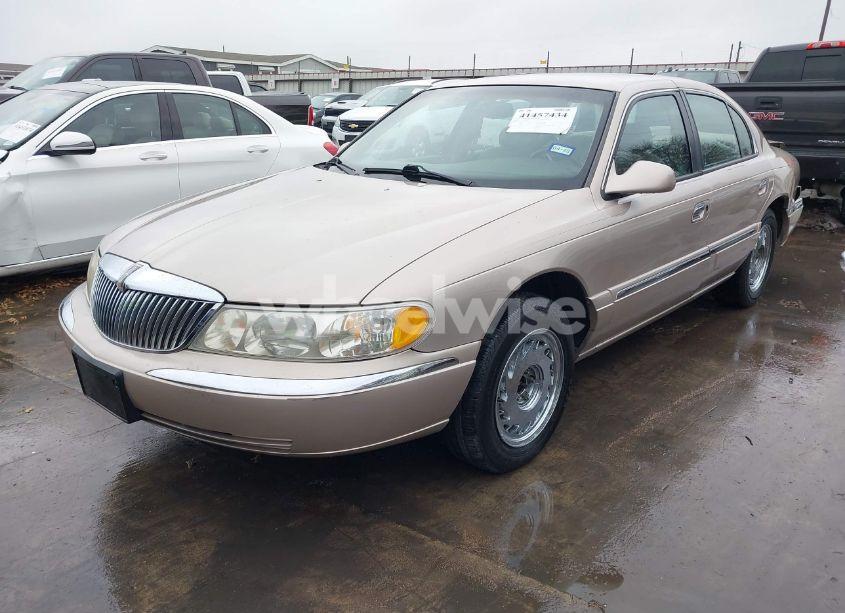 Photo 2 of 1998 Lincoln Continental (VIN 1LNFM97V1WY680341)