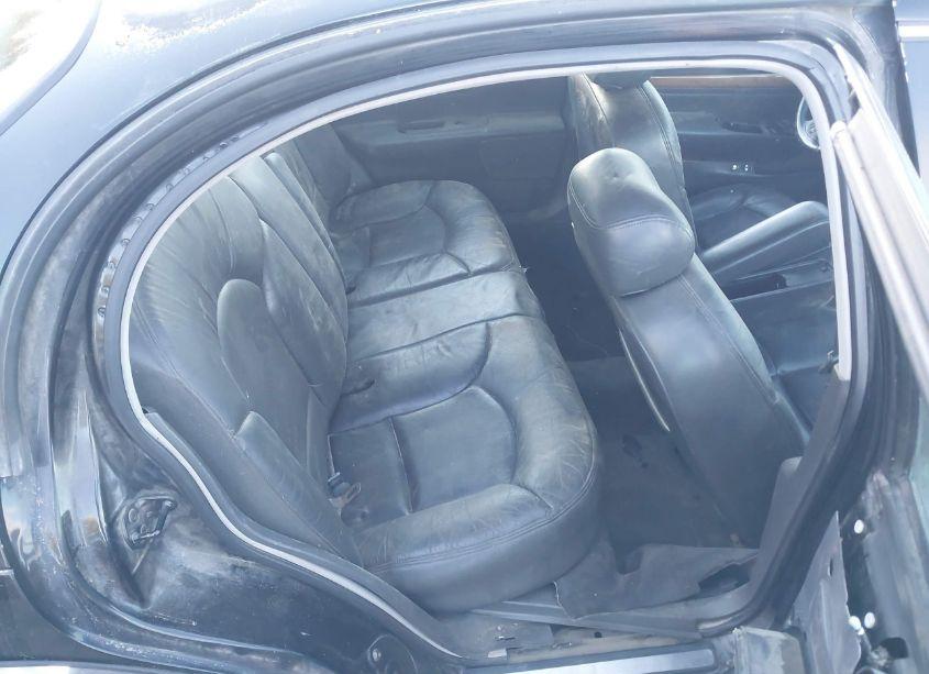 Photo 8 of 1998 Lincoln Continental (VIN 1LNFM97V3WY742645)