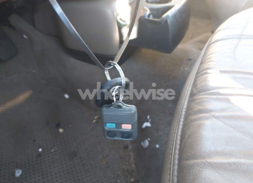 Photo 11 of 1998 Lincoln Continental (VIN 1LNFM97V4WY713283)