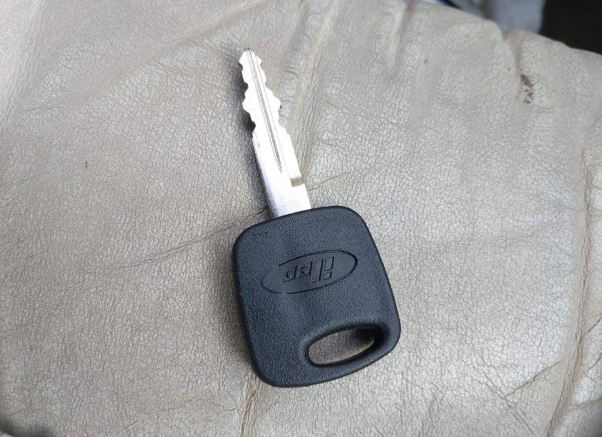 Photo 11 of 1998 Lincoln Continental (VIN 1LNFM97V5WY656365)